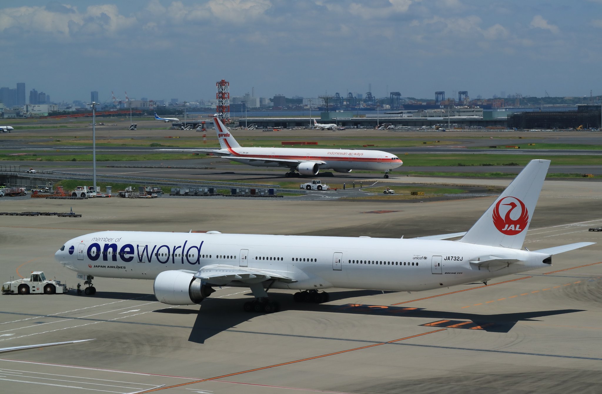 IF 1/200 ガルーダ インドネシア航空 B777-300ER PK-GIE IF 1/200 ガルーダ インドネシア航空 B777-300ER PK-GIE - メルカリ