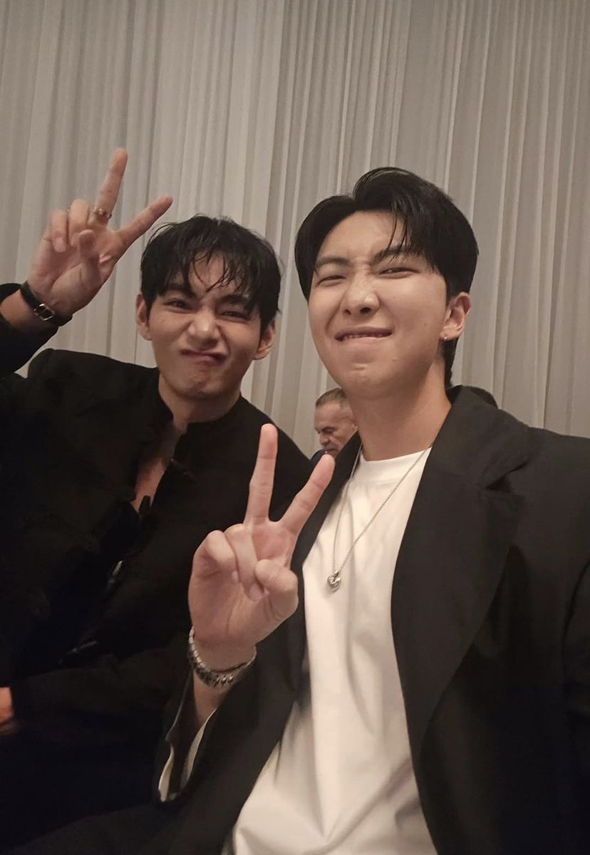 Cuties! ❤️🥹

#RM shared some adorable photos with #V 

#BTS #Trending #kpop