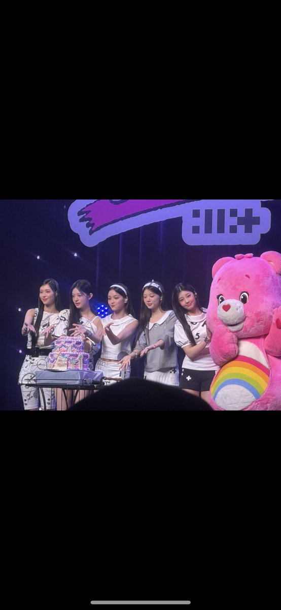 ウォニ今ケーキ撮影の時間だよ🥹🥹🥹

 #ILLIT #illit好きな人と繋がりたい 
#時よ止まれ