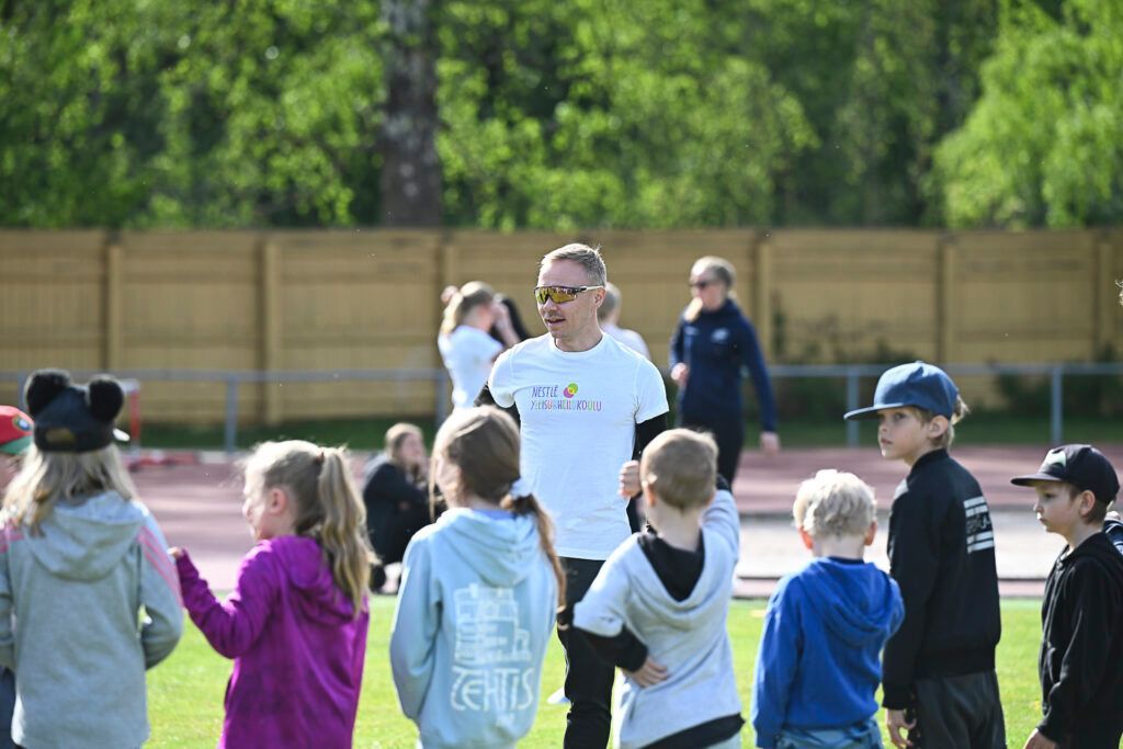 Seuratoimija, ilmoita seurasi mukaan Nestlé Yleisurheilukoulun maksuttomaan konseptiin talvikaudelle 2025–2026, ja saat kaksi erilaista ohjaajien opas yleisurheilu.fi/uutinen/nestle…