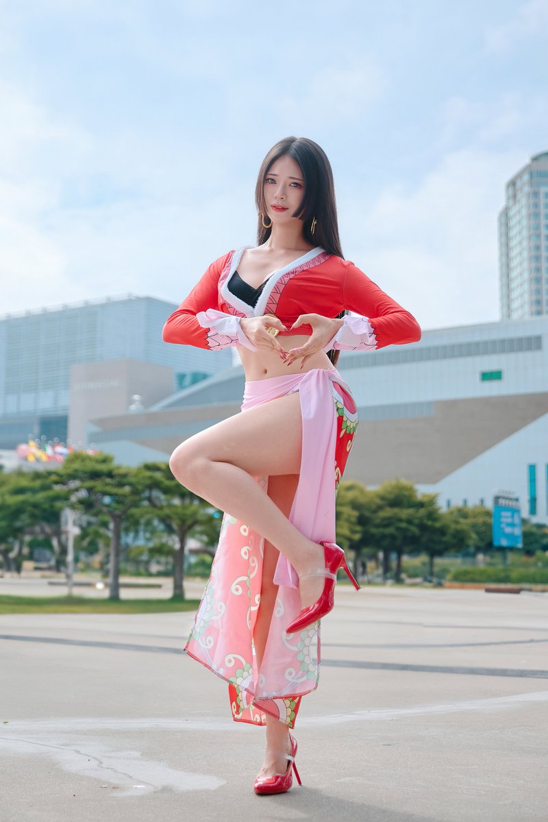 Boa Hancock
M : <a href="/_Seo_Ha_/">윤서하</a> 

#illustarfes #일러스타페스 #onepiececosplay 
#boahanckock #boahanckockcosplay