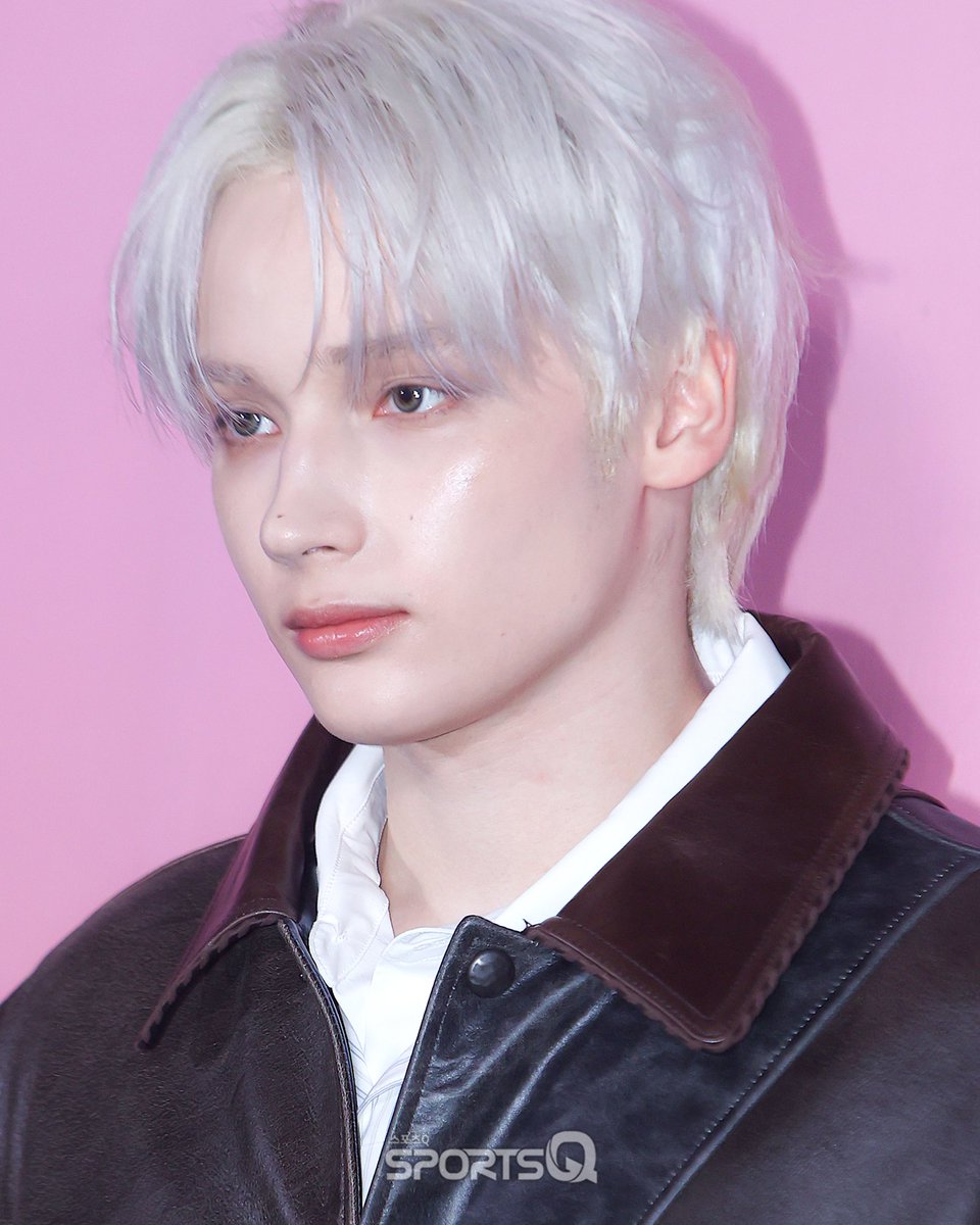 [#포토Q] 250901 ‘휴닝카이’ 2026 S/S SFW

📌sportsq.co.kr/news/articleVi…

#휴닝카이 #HUENINGKAI
#투모로우바이투게더 #TOMORROW_X_TOGETHER #TXT
#ADSB #AnderssonBell #앤더슨벨
#서울패션위크 #Seoulfashionweek #SFW26SS