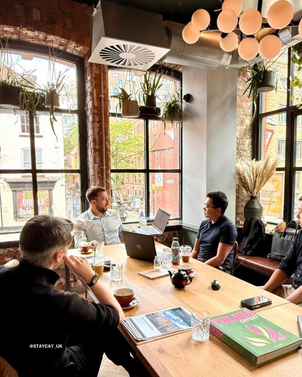 Planning a team away day? We got you.
Talk to us💜
Photo by @staycay_uk 📸

#levenlive #manchester #mcr #manchesterhotel #coffee #coworking #coworkmanchester