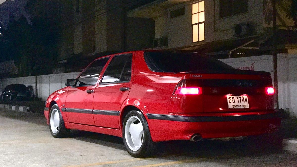 El poderoso trasero del #Saab 9000 no tiene rival.

#Motor