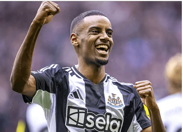 MsportsM88's tweet photo. #AlexanderIsak is among the strikers who have risen rapidly in modern football.⚽️

#Isak 's transfer from #NewcastleUnited to #Liverpool  in August 2025 marked a turning point in both his career and the Premier League transfer market. #football #footballnews https://t.co/aqTHIrgtMG