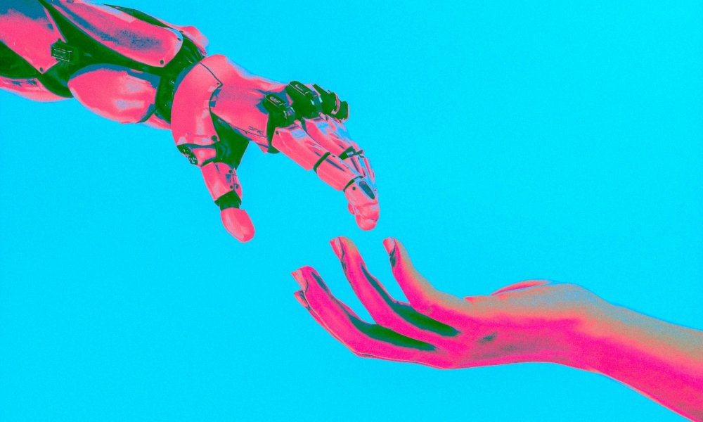 brookesbell's tweet photo. A coalition of tech companies - consisting of NEURA Robotics, HD Hyundai Robotics, and HD Hyundai Samho - is set to jointly develop and test specialised quadruped and humanoid robots for use in the shipbuilding industry. 

Read more: https://t.co/6wUfxhXQe9 https://t.co/dr4sC5xjRO
