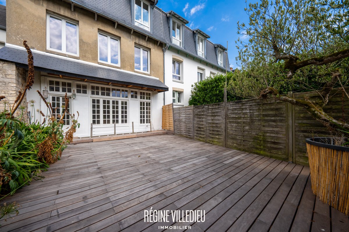 🏡 Bienvenue à #Cherbourg (quartier Bucaille) ! Duplex avec terrasse bois 🌿 60m² plein sud-ouest 🌞
𝗟'𝗮𝗻𝗻𝗼𝗻𝗰𝗲 𝗰𝗼𝗺𝗽𝗹𝗲̀𝘁𝗲 𝗶𝗰𝗶 📷 t.ly/4bSus
𝗜𝗻𝗳𝗼𝘀 &amp; 𝘃𝗶𝘀𝗶𝘁𝗲𝘀 📷 06.07.02.81.30 ou contact@reginevilledieu.com