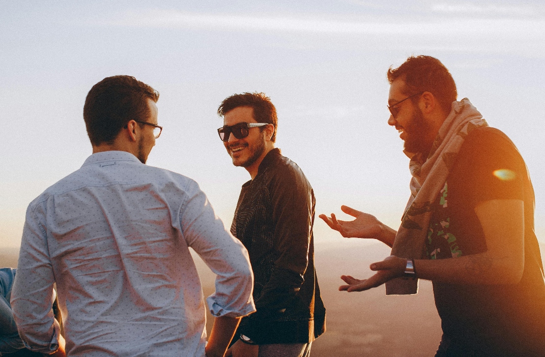 Friends and their part in your dating - by <a href="/DrPamSpurr/">Dr Pam Spurr Psychologist & Artist 🟢⚪🟣</a> blog.wingmanapp.com/friends-and-th… #wingman #wingmanweekly