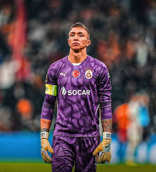 dünya üzerinde bizi tercih eden tek kaleci