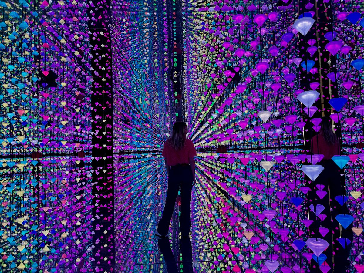 Step into the playful world of the <a href="/moco_museum/">Moco Museum</a> in Barcelona. Take in century-defining masterpieces, from Warhol to Banksy. Book your tickets today to this gem in the middle of Barcelona’s Gothic quarter. 🎟️