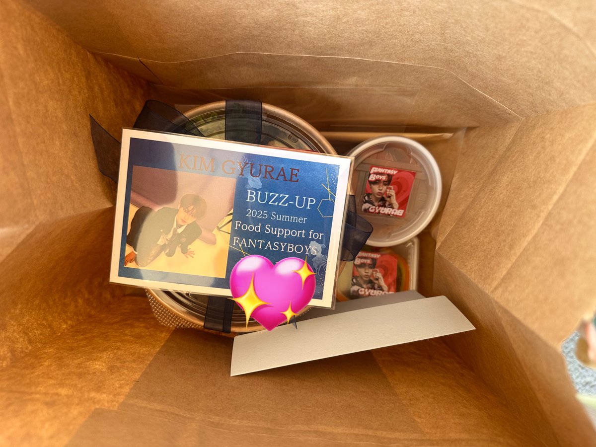 ♕˖⋆𝙁𝙤𝙤𝙙 𝙎𝙪𝙥𝙥𝙤𝙧𝙩 &amp; 𝘽𝙖𝙡𝙤𝙤𝙣𝙎𝙩𝙖𝙣𝙙 𝙎𝙪𝙥𝙥𝙤𝙧𝙩 𝙛𝙤𝙧 𝙁𝘼𝙉𝙏𝘼𝙎𝙔𝘽𝙊𝙔𝙎⸝⋆⟡
𝟤𝟢𝟤𝟧.𝟢𝟫.𝟢𝟣
FANTASYBOYSのBUZZ-UP への出演を祝して、ささやかですがメンバーの皆様にお弁当、果物の差し入れとバルーンスタンドを贈らせていただきました( ՞⸝⸝⸝ᴗ ̫ ᴗ՞)