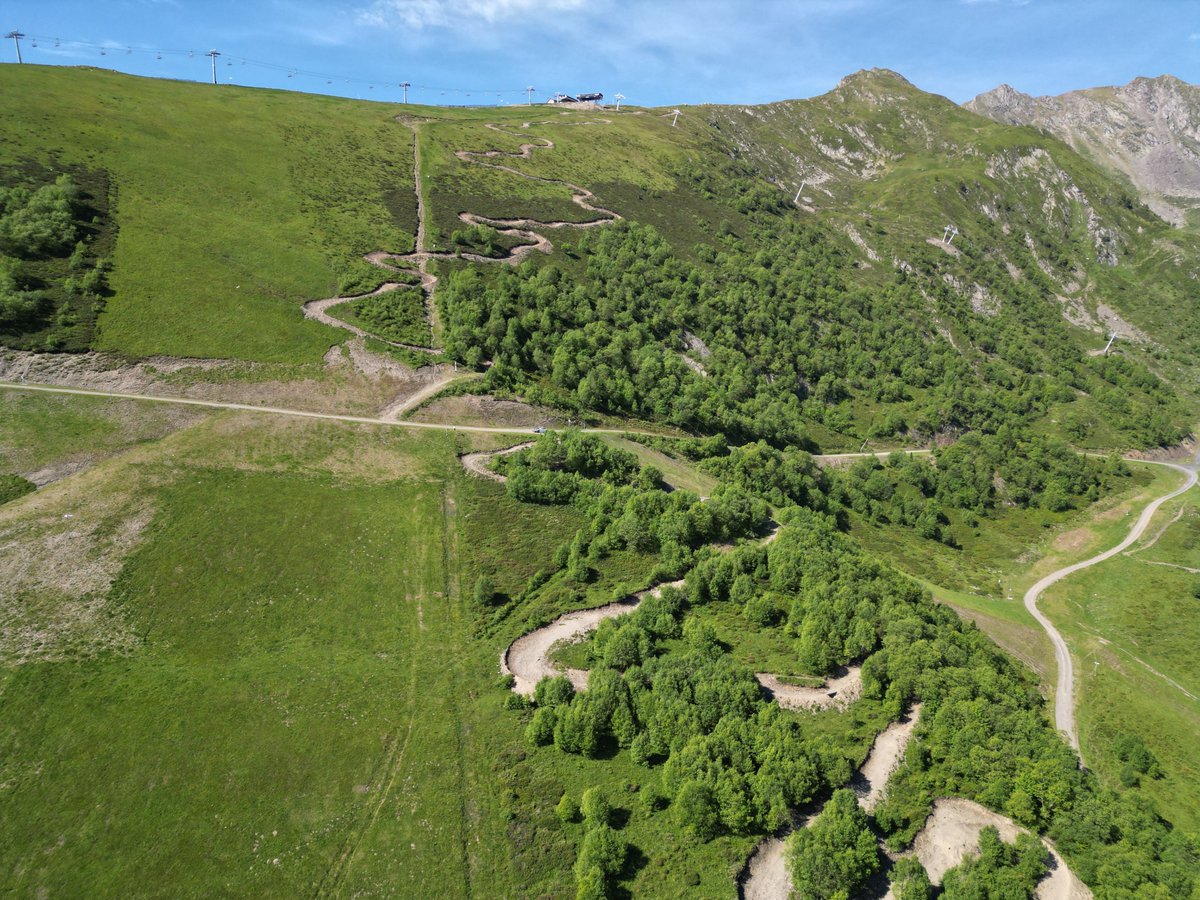 Aujourd’hui, c’est le grand retour pour beaucoup d’entre vous … 💼📚✏️
Alors on vous envoie ces paysages comme un petit cadeau pour souffler un instant et pour vous rappeler vos vues de l’été 🌄

Bon courage à toutes et à tous pour cette rentrée !
