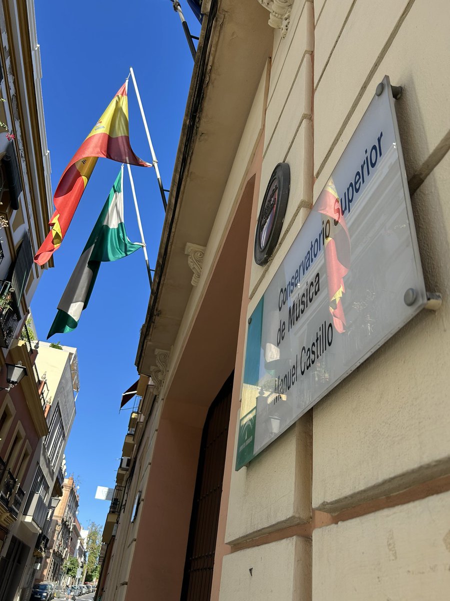 Juan Antonio Godoy (@juanangg) on Twitter photo Hoy he vuelto a uno de los lugares donde más feliz he sido en mi vida: el <a href="/consev/">ConservatorioSevilla</a>. Y, ahora, como Catedrático de Composición. 👨🏻🏫
¡No puedo estar más emocionado! 🥲💝 Hoy he vuelto a uno de los lugares donde más feliz he sido en mi vida: el <a href="/consev/">ConservatorioSevilla</a>. Y, ahora, como Catedrático de Composición. 👨🏻🏫
¡No puedo estar más emocionado! 🥲💝