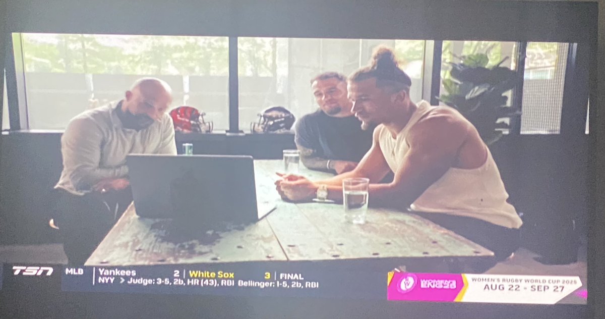 Cool segment with Davis Sanchez and the Brown Twins from the NFL. Does #TSN do segments like this for #CFL? Look at film when they were kids, talk about their journey. If so I totally miss them…🤷🏾