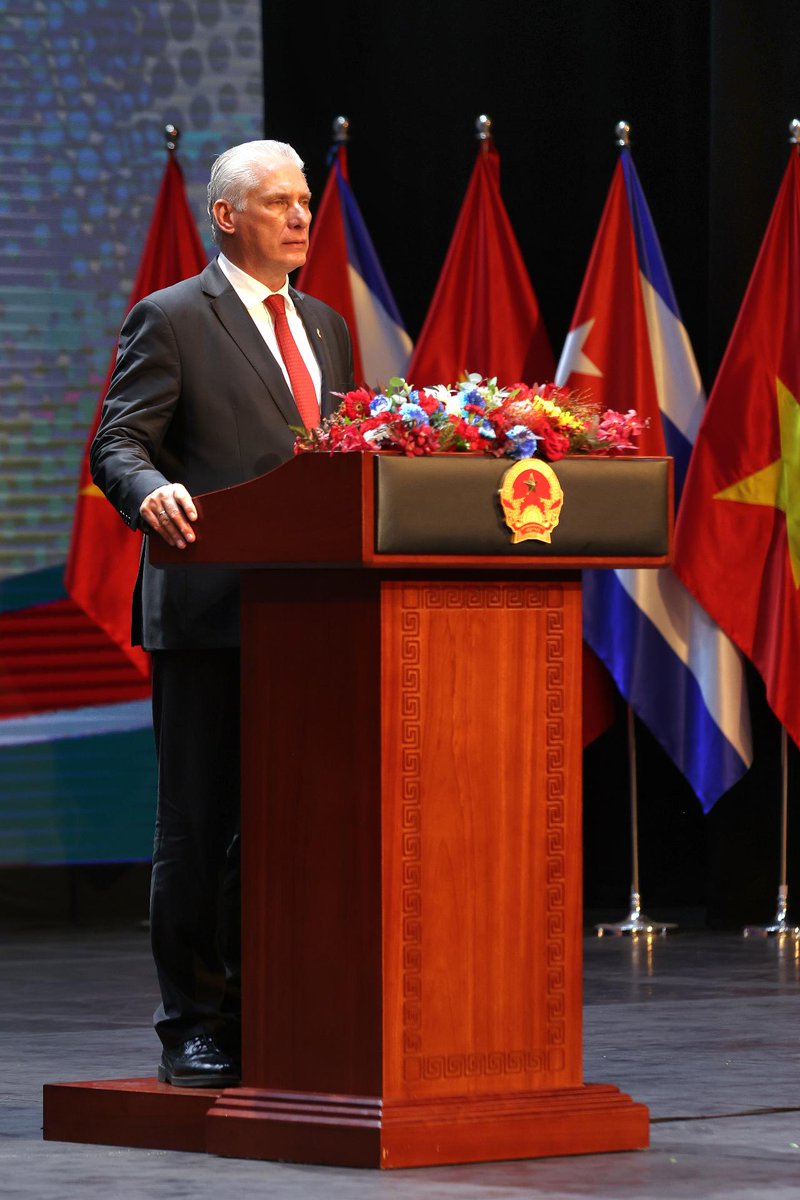 Presidencia Cuba 🇨🇺 (@presidenciacuba) on Twitter photo 🇨🇺| Presidente <a href="/DiazCanelB/">Miguel Díaz-Canel Bermúdez</a>:
"Entre #Vietnam y #Cuba se ha forjado una relación tan excepcional, que ha superado las pruebas del tiempo y se ha convertido en referencia obligada de amistad y cooperación, particularmente en tiempos de enormes desafíos para la paz".
🧵 🇨🇺| Presidente <a href="/DiazCanelB/">Miguel Díaz-Canel Bermúdez</a>:
"Entre #Vietnam y #Cuba se ha forjado una relación tan excepcional, que ha superado las pruebas del tiempo y se ha convertido en referencia obligada de amistad y cooperación, particularmente en tiempos de enormes desafíos para la paz".
🧵