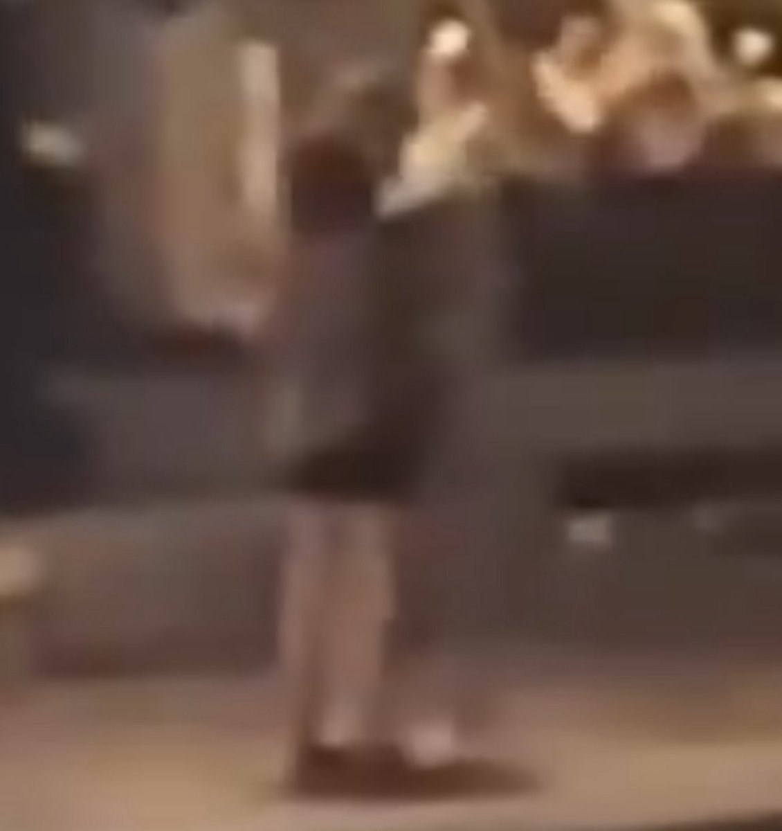 and she’s wearing the infinity necklace 😭😭