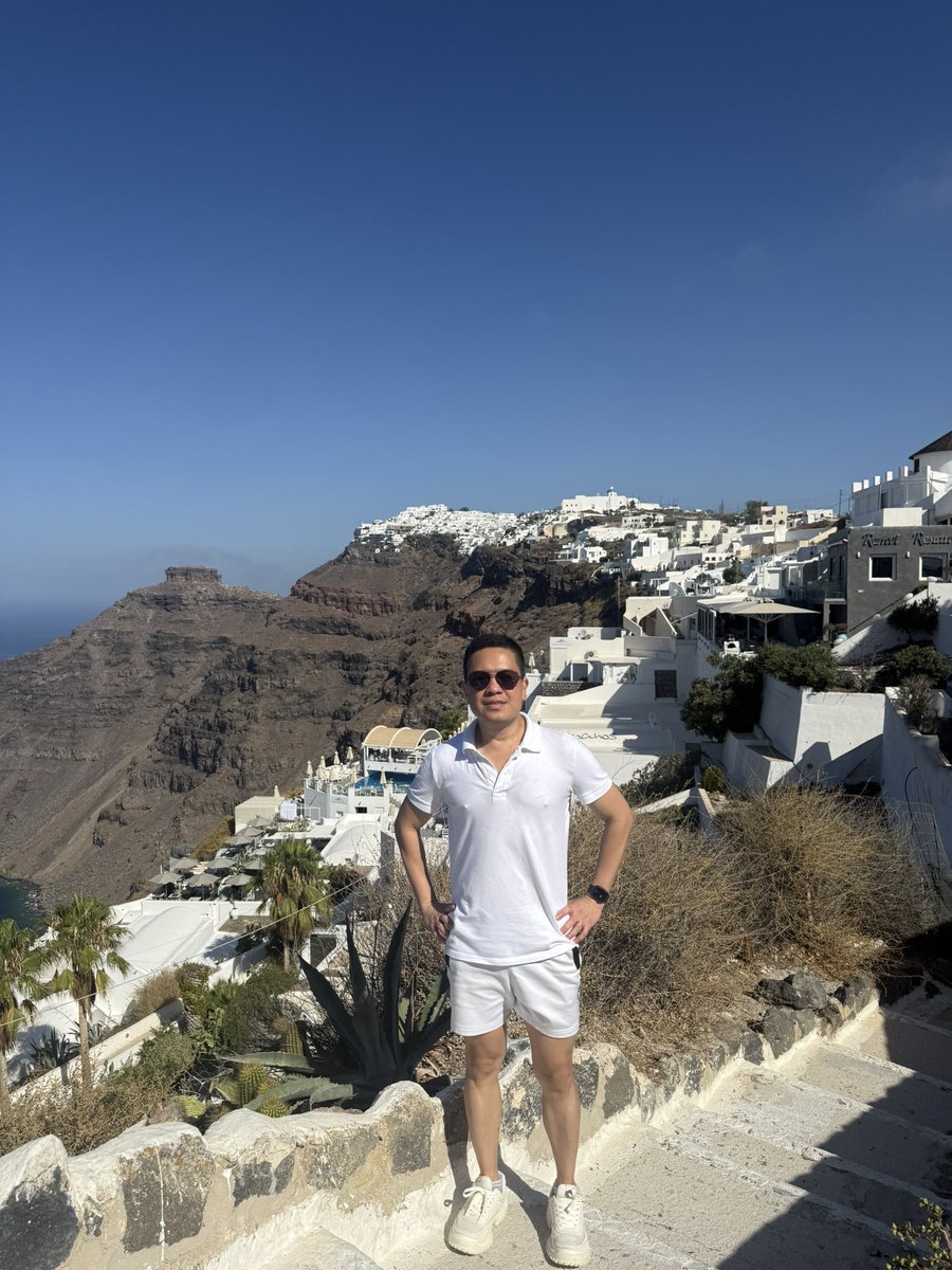 Jaydan0930's tweet photo. I ❤️ Santorini https://t.co/ALlEnLXfHg