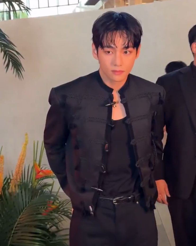 tkluvrgirl's tweet image. “Estarei fora esta noite
Acho que não vou te ver”

meio que…