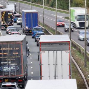 Two ambulances at six-vehicle #M6 pile-up as #A500 comes to a stop
🔗 stokesentinel.co.uk/news/stoke-on-…
 news.translogistics.net/posts/wp-conte…
#A50  ...