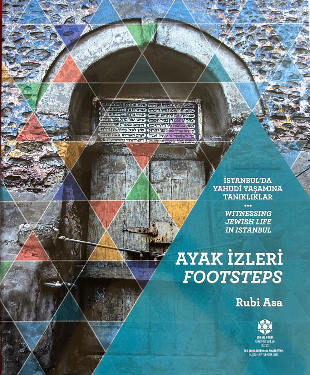 Fotoğraf sanatçısı Rubi Asa, İstanbul’un Hasköy, Balat, Galata, Kuledibi, Karaköy, Ortaköy, Kuzguncuk, Haydarpaşa ve Adalar gibi semtlerinde Yahudi yaşamının izlerini belgeleyen çalışması ‘Ayak İzleri – Footsteps kitabını,500. Yıl Vakfı basmış olup müzeden temin edebilirsiniz.
