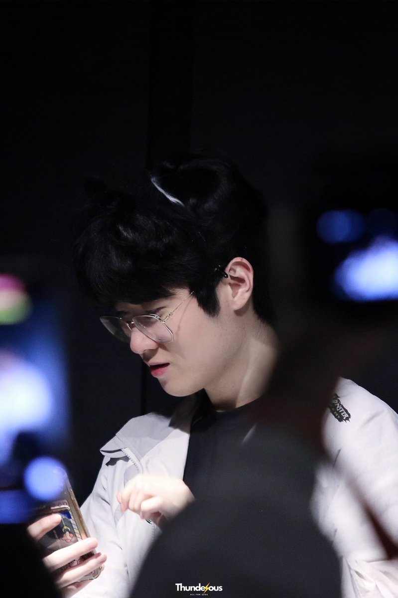 250829 LCK HLE vs NS 승리팬미

한화 경기 보러 간 날 만난 귀여운 고양이~ㅎㅎ
🐱🧡

#Zeus #제우스 #최우제 #HLEWIN