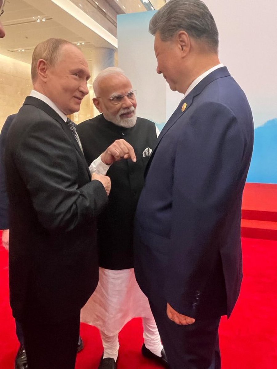 Seema Hakhu Kachru (@seemahkachru) on Twitter photo Rare moment — When East meets East: <a href="/Modi/">narendra modi</a>, <a href="/Putin/">Vladimir Putin</a> & @Xi share a moment. 🤝 #Leaders #Diplomacy #Geopolitics #India #Russia #China #WorldPolitics #GlobalAffairs Rare moment — When East meets East: <a href="/Modi/">narendra modi</a>, <a href="/Putin/">Vladimir Putin</a> & @Xi share a moment. 🤝 #Leaders #Diplomacy #Geopolitics #India #Russia #China #WorldPolitics #GlobalAffairs