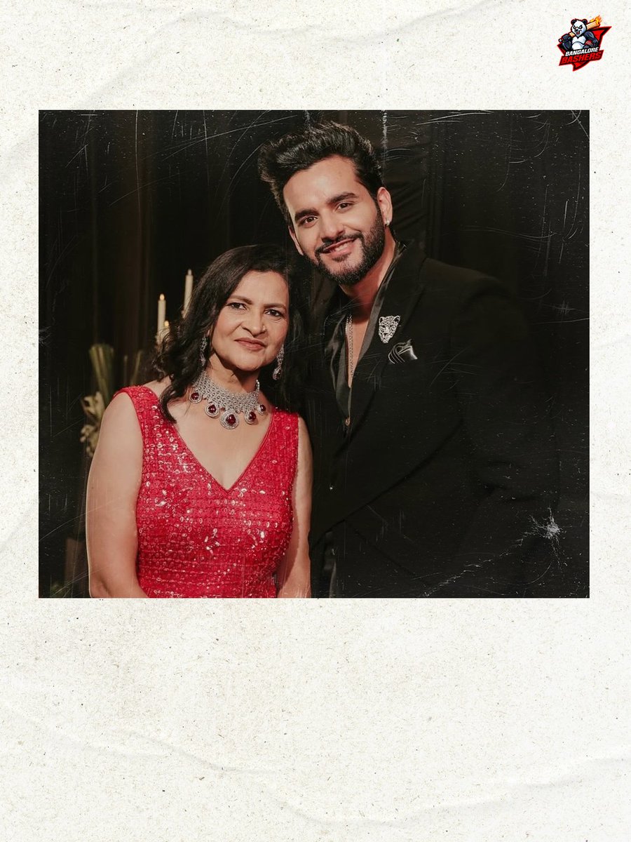 blrbashersECL's tweet image. 📲✨ Photos we keep behind our phone cover ✨📲❤️

#BangaloreBashers #ECLT10 #Cricket #PandaGang #Season3 | @eclt10league
(Bangalore Bashers, ECL, Cricket, Panda Gang, Season 3)