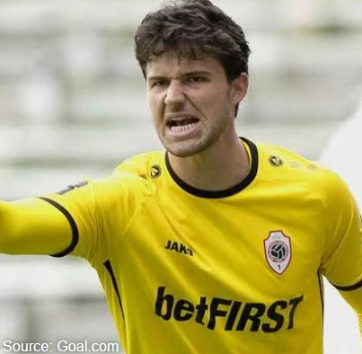 Manchester United have agreed a deal in the region of £18.2m to sign Royal Antwerp goalkeeper Senne Lammens; the 23-year-old will sign a five-year deal at the club and is on the way to Manchester to finalise his move 

#MUFC #DeadlineDay