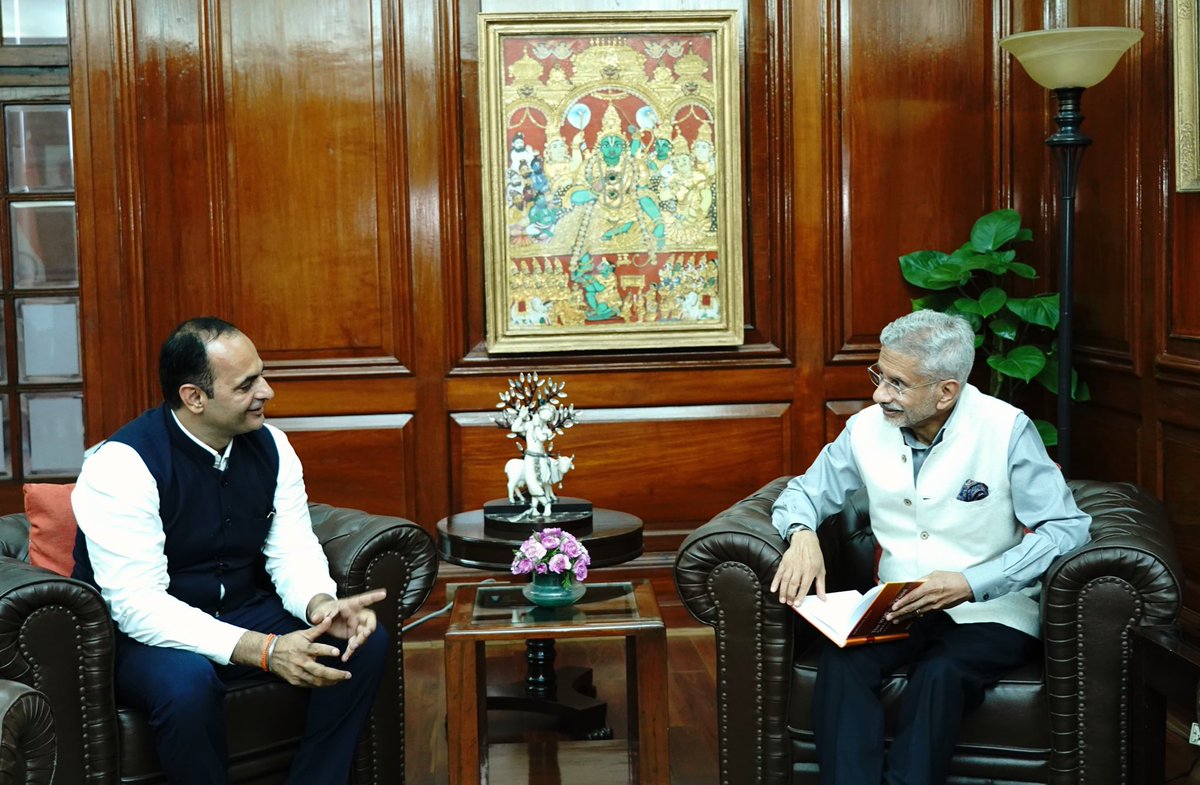 Pleased to receive Prof Sachin Kumar Sharma, DG-designate of <a href="/RIS_NewDelhi/">RIS</a> today.