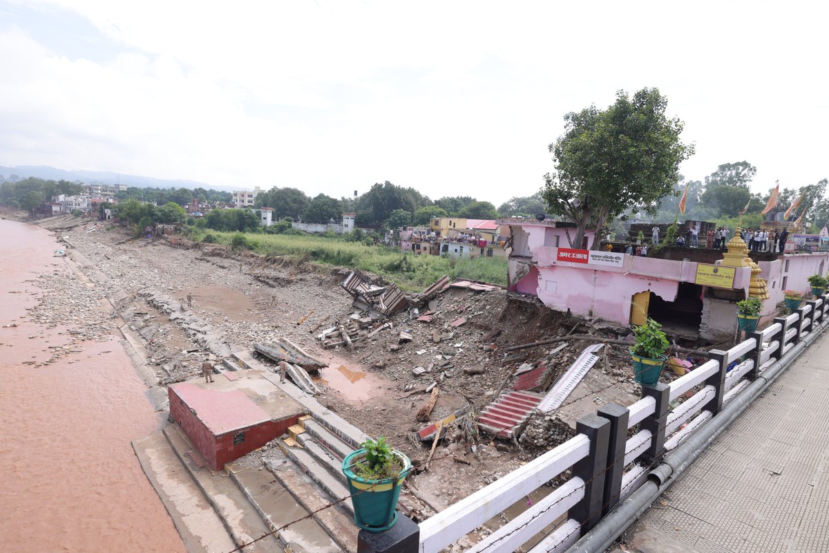 Today in Jammu, inspected the Tawi Bridge and the damage caused by the flood. The Modi government stands firmly with the affected people and will make all efforts to help them.