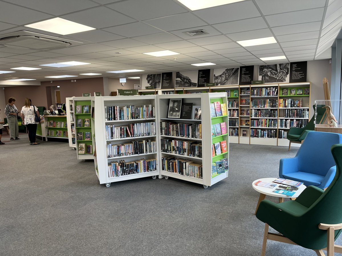 Big up Darfield Library and @barnsleylibraries massive for supporting my install today- the show looks cracking! Special thanks to <a href="/em_tweed/">emily</a> for help #DrawingsAndPoem <a href="/IMcMillan/">Ian McMillan</a>