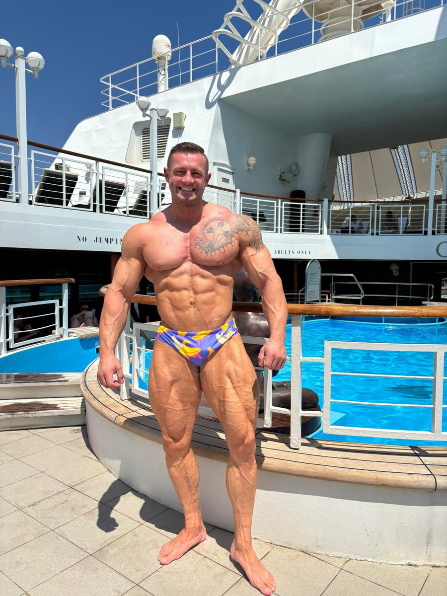 guycharding's tweet image. Tan line fading...countdown to the next holiday has started ☀️🩲

beacons.ai/guycharding