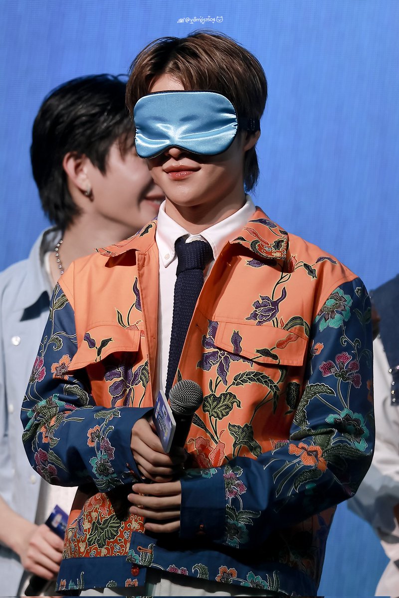 ใครปิดตาหนู!!!🫳🐶🐶

#MARCKRIS
#DutchMillPowerBUSstation
#DutchMillxBUS 
#BUSbecauseofyouishine