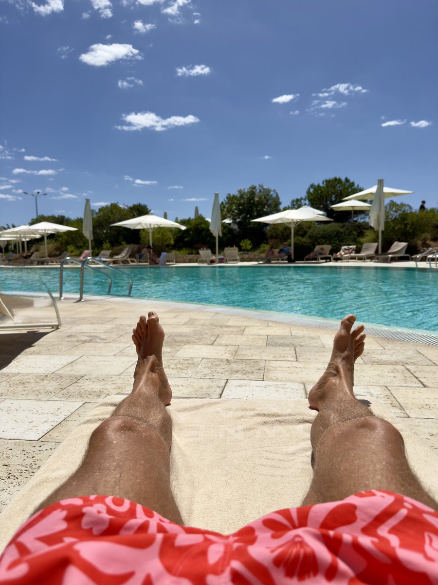 Holiday tradition honoured 🦶