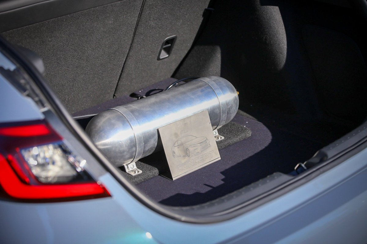 nhp10_priusC's tweet photo. !!New style !!🔥🔥🔥

☆Weds Kranze BAZREIA！2005 model
当時物!!

☆Original Muffler End！Φ93!!
平板からロールベンディング！

☆Luggage is tank only！
マネジメントやコンプレッサーは下部格納！

新仕様でもよろしくお願いします！🔥 https://t.co/TgUm0yxLtN