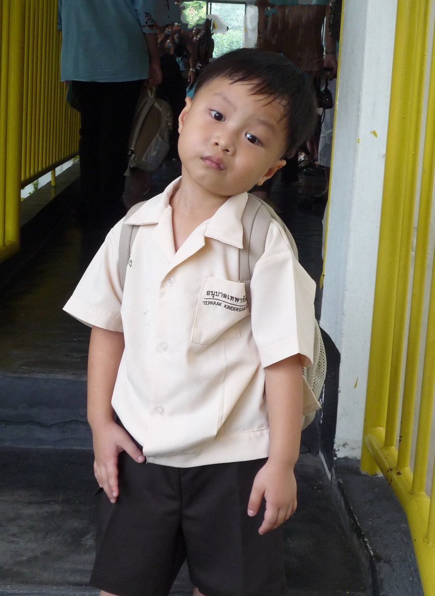 ภาพ สารวัตรปอง ตอนมารับหลานที่โรงเรียนแล้วเจอ ครูน้ำหวาน