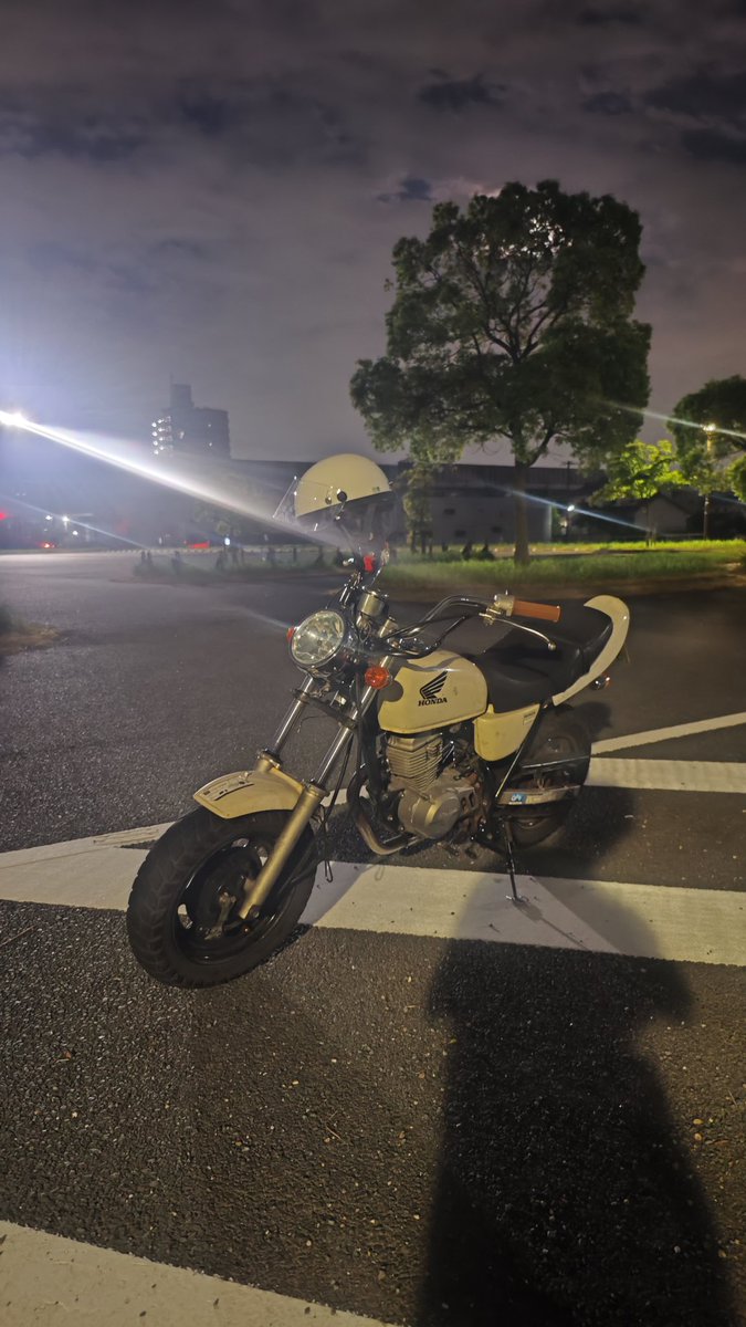 ek2ccc314's tweet photo. エイプ50売ります。 
名古屋からです。
10とかでも
不具合はメーター 配線してないのと、配線関係でメーターが上向いてるのでステーで延長した方がいいことぐらいです。z2テールです。 #エイプ  #ape50  #原付売ります https://t.co/WzqVmEmdr0