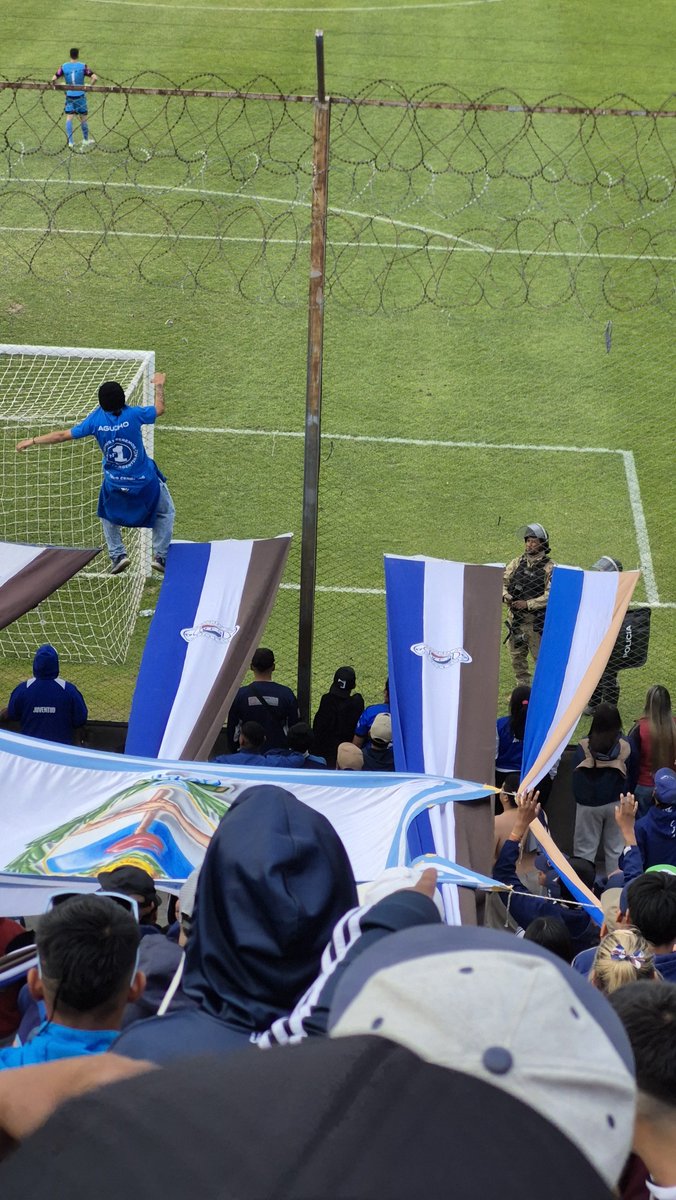 Buen inicio de semana gente 
Y que los cuerbos sigan sacando foto