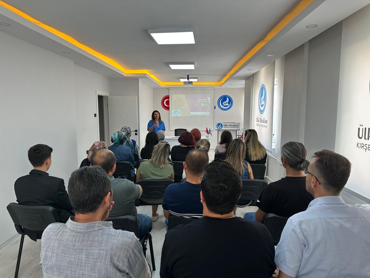 Milli Eğitim Bakanlığı Hayat Boyu Öğrenme Genel Müdürlüğü ve Ülkü Ocakları Eğitim ve Kültür Vakfı protokolü kapsamında, Ülkü Ocakları Kırşehir İl Başkanlığı olarak 2025 yılının “Aile Yılı” ilan edilmesi dolayısıyla düzenlediğimiz sertifikalı aile kursumuz, devam etmektedir