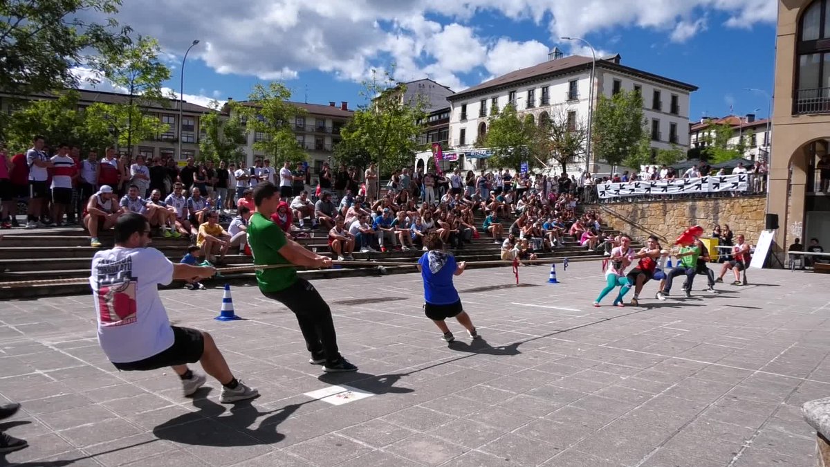 [PORRA] Zeinek irabaziko du aurten Emaneurre Euskarari eguneko herri kiroletan? Sartu eta parte hartu!

👉labur.eus/emaneurreeuska…

#ordizia #euskara