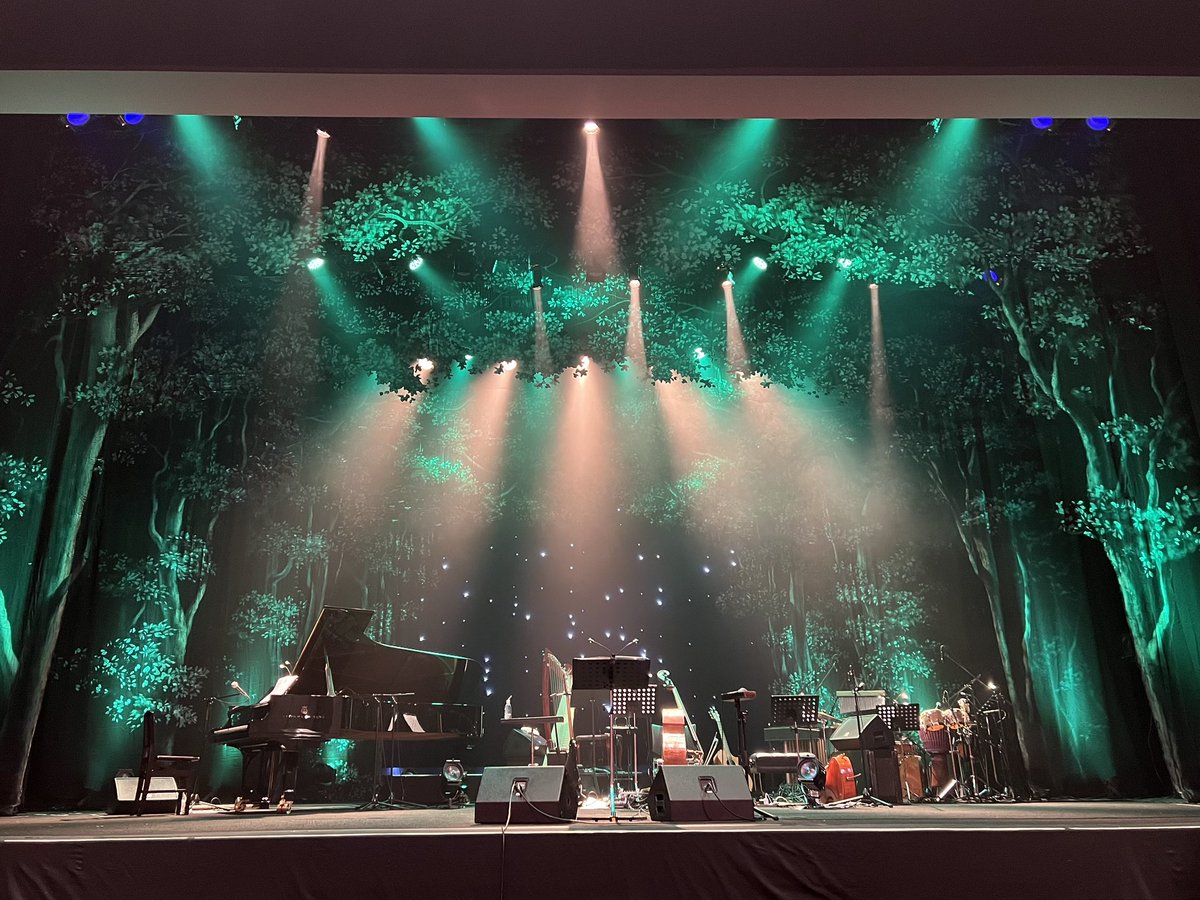 _moe_0727's tweet photo. 昨日は関内ホール大ホールでの、池田綾子さんのコンサート「記憶の森」へ行って来ました🎼🌳

温かい歌声、音楽の世界に包まれました✨
舞台演出も素敵で感動しました。 https://t.co/iQMuOzRQcw