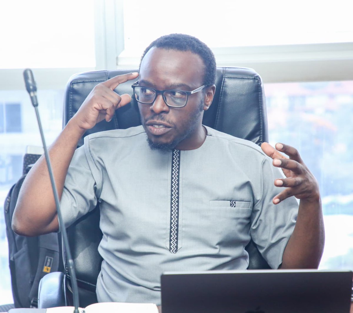 Open Phences tweet media