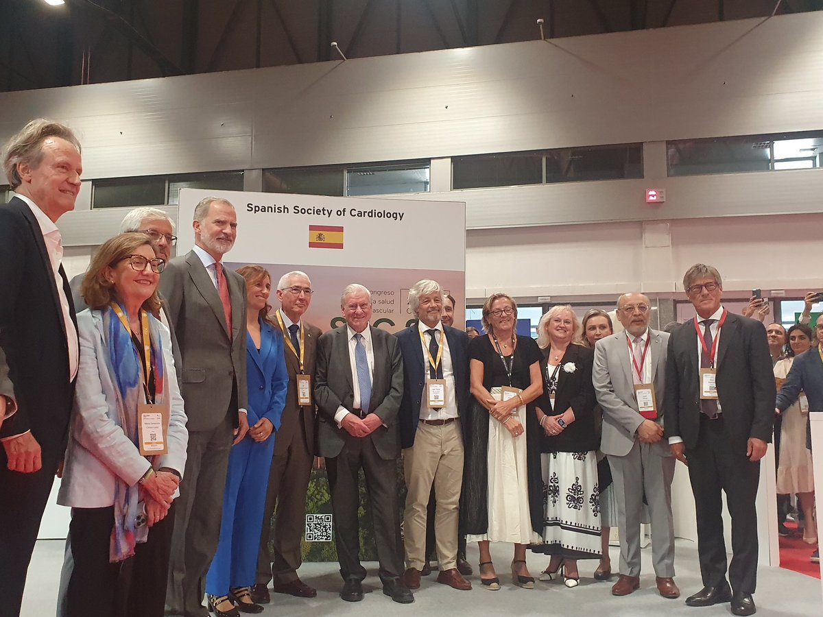 secardiologia's tweet image. Gracias al Rey Felipe VI y la ministra de Sanidad Mónica García por la visita al stand de la Sociedad Española de Cardiología en pleno #ESCCongress.

Lee la noticia completa: secardiologia.es/comunicacion/n…

@luisrpadial @ifdezlozano @MG_Crespo_Leiro @CasaReal @Monica_Garcia_G…