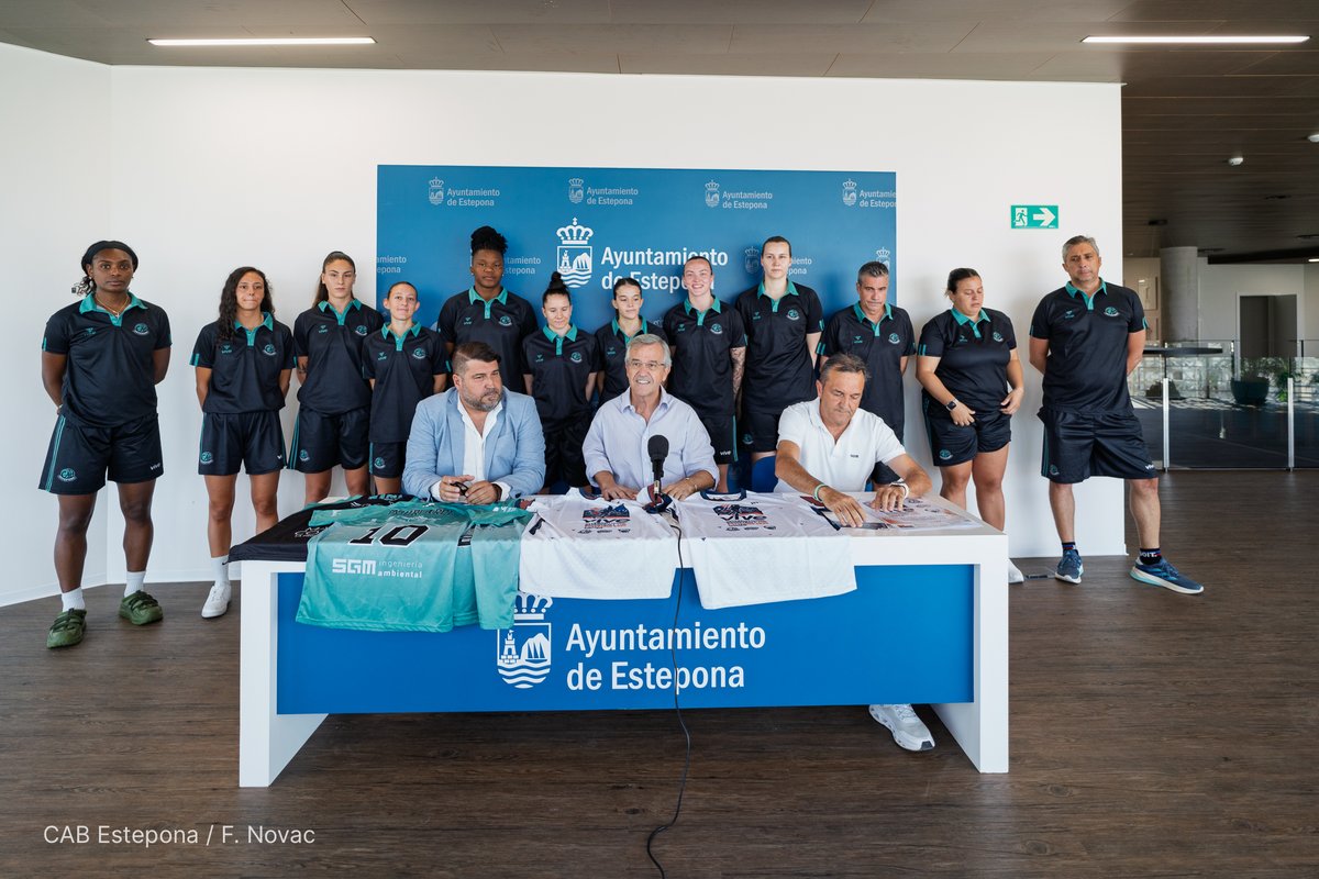 El <a href="/AytoEstepona/">Ayto de Estepona</a> acogió la presentación del I Torneo Vive Internacional

En el acto, se presentaron también las nuevas equipaciones de juego #LFEndesa 

Lee toda la info en la web: cabestepona.es/todo-listo-par…