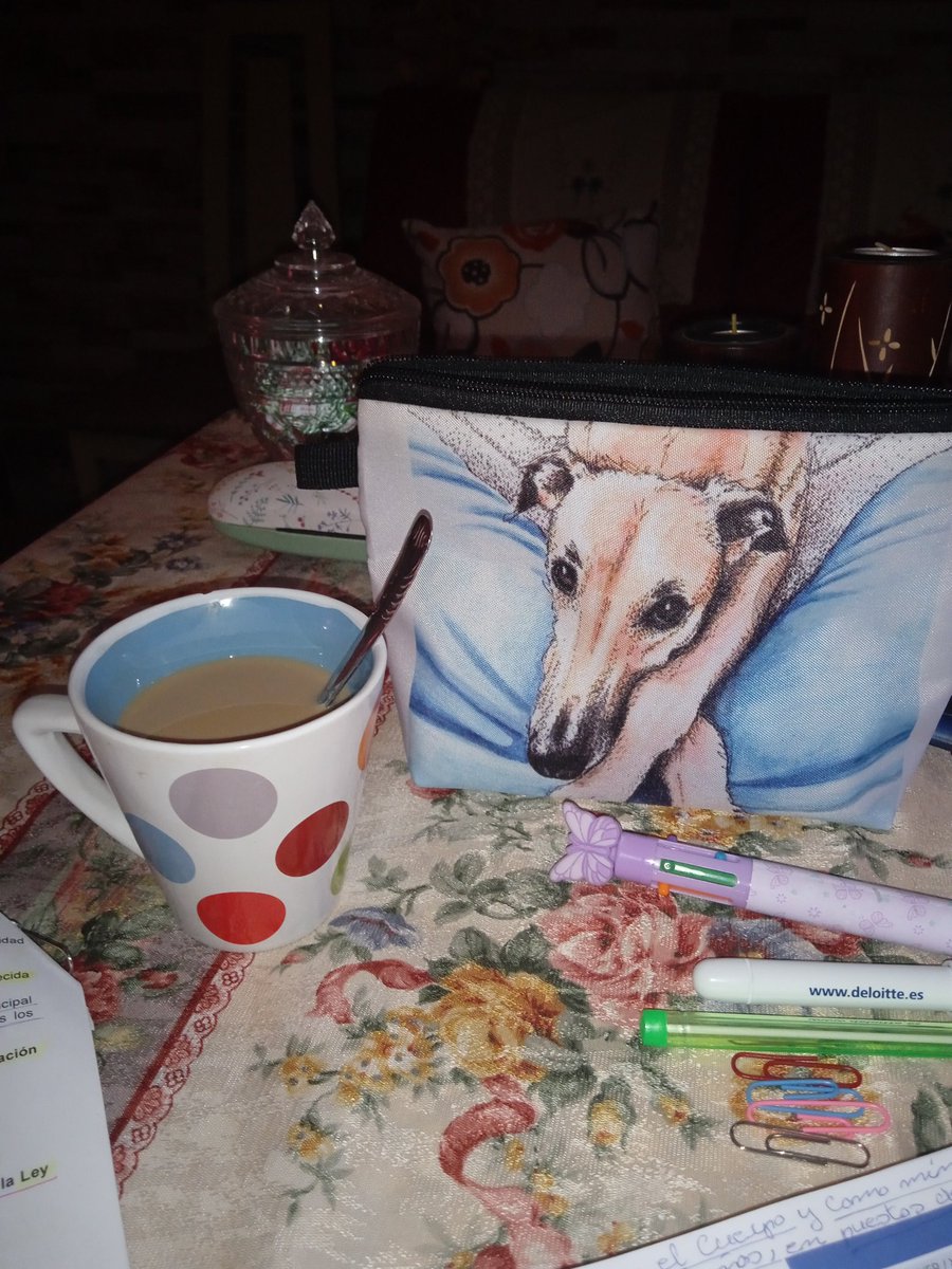 Lunes... Comenzando semana y nuevo mes.