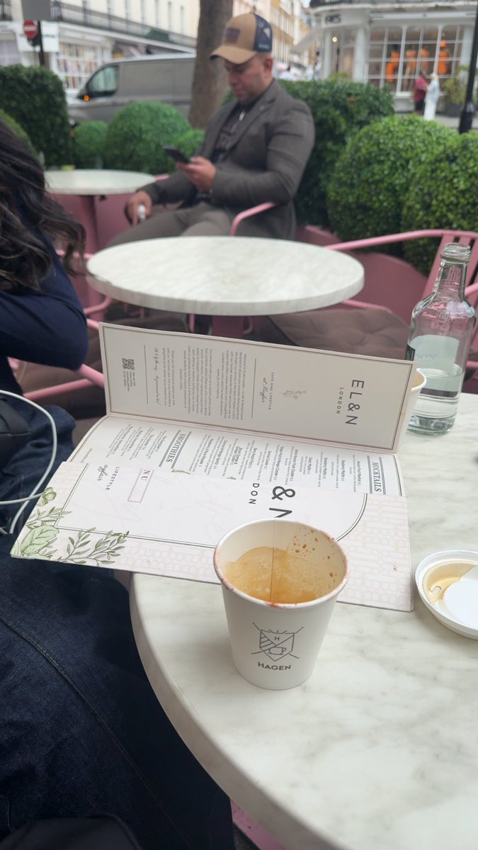 Saraaa__k's tweet photo. A day in 🇬🇧 https://t.co/ZfqHAaTEWJ