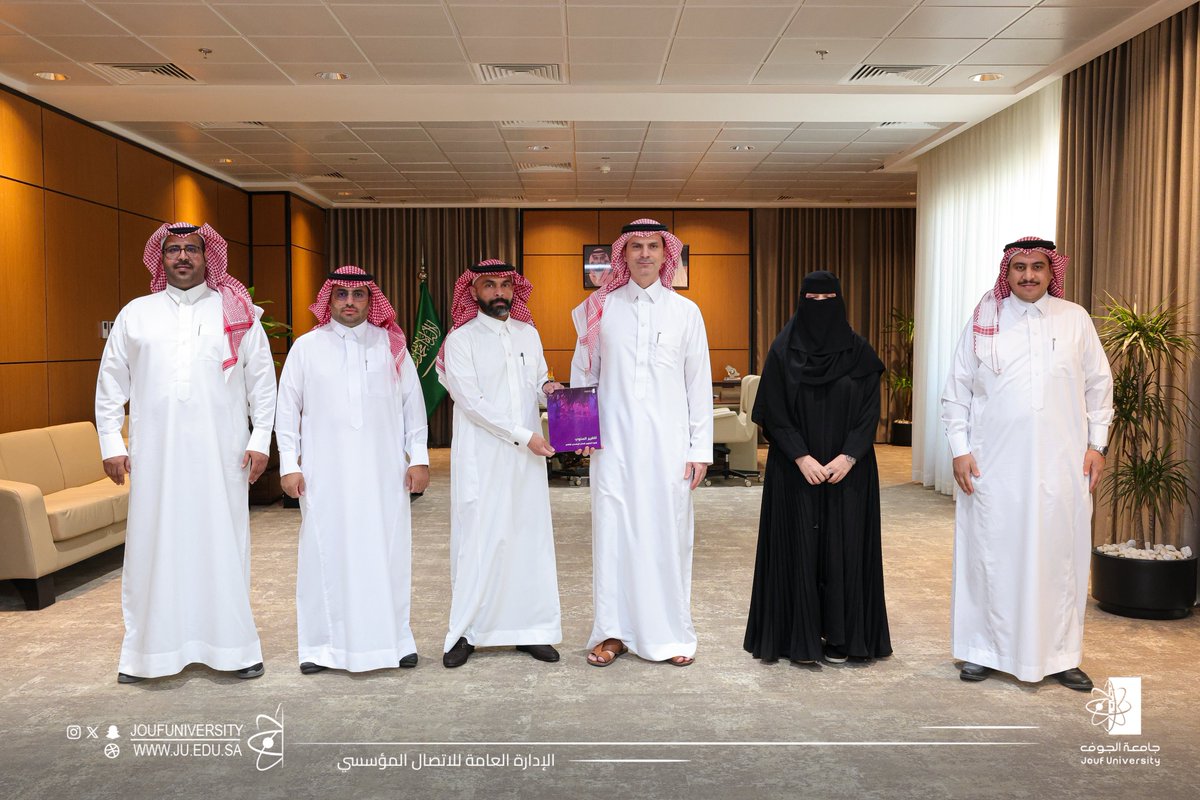 #خبر |
سعادة رئيس #جامعة_الجوف، أ.د. محمد بن عبدالله الشايع، يستقبل عميد كلية العلوم ووكلاء الكلية ورؤساء الأقسام، لاستعراض التقرير السنوي للكلية، ويشيد بإنجازات الكلية في مجال الاعتماد البرامجي والبحث العلمي وخدمة المجتمع، ويبارك جهود الكلية في تميز تخصصاتها العلمية في التصنيفات