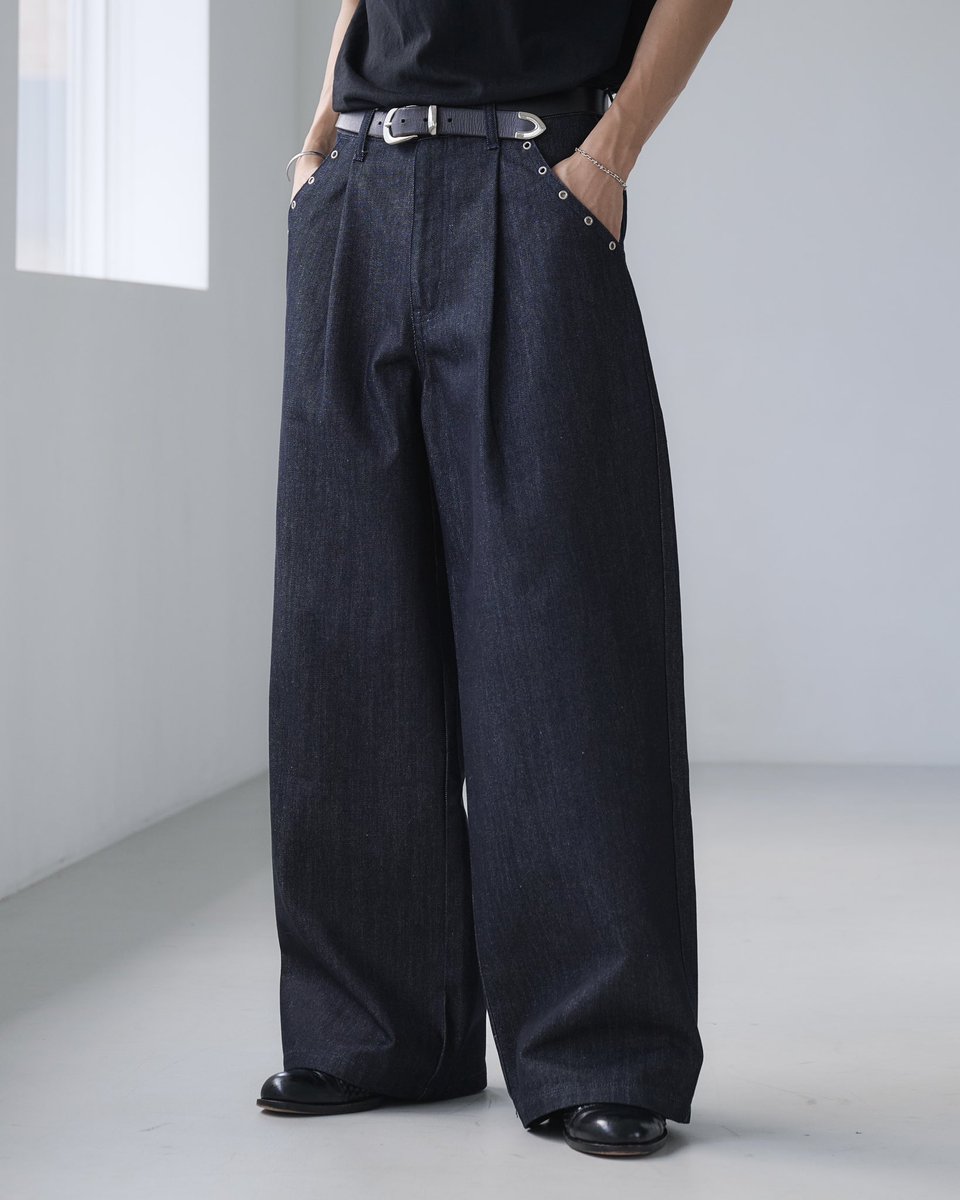 AdoonP2378's tweet photo. ハトメデザインのリジットデニム👖
破格だしマジでシルエット神すぎる。 https://t.co/GFGzLiTlLY