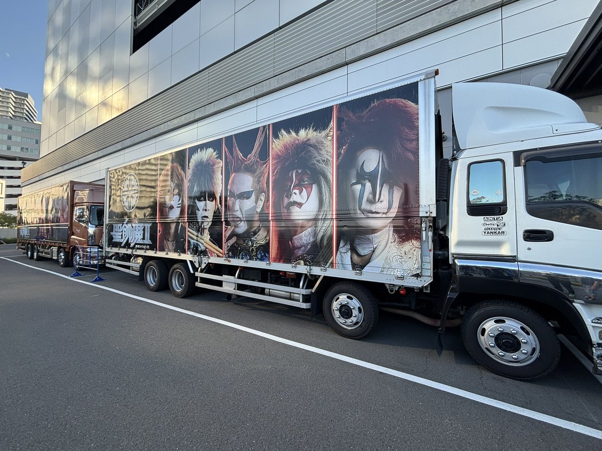 そういえば、我々も  #悪魔が来たりてべビメタる に参拝してきたぞ！
ちなみに、平成飢魔II現構成員のうち4名がもあ世代より下だ(つまり、本解散後に生まれたということだ)
さらに、そのうちの1名はももこ世代よりも下なのである。
聖飢魔II、BABYMETALともに、長く活動続けられることを祈念いたす！
