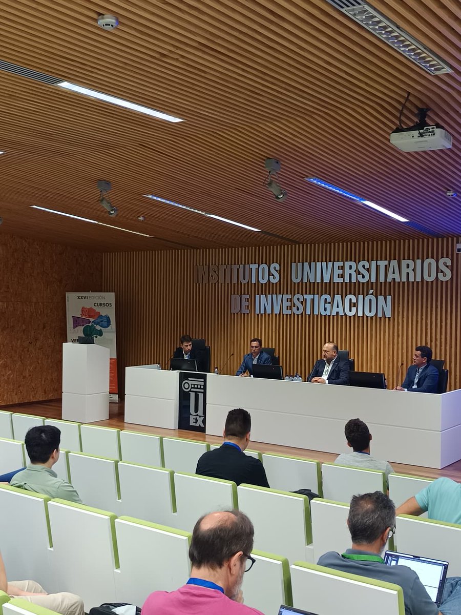 infouex's tweet image. 📢 La #UEx inaugura en Cáceres un curso internacional pionero sobre agentes basados en #IA para la ingeniería de software

👉 En el marco de los XXVI Cursos Internacionales de Otoño, la UEx refuerza su apuesta estratégica por la innovación digital

✅comunicacion.unex.es/2025/09/01/la-…